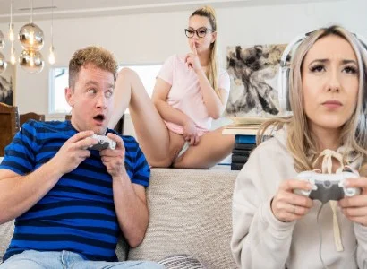 nàng bị bạn thân cướp người yêu ngay khi đang mải chơi game