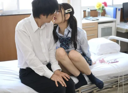 Anh nam sinh yếu đuối bị khoa khôi địt ngay trong lớp học