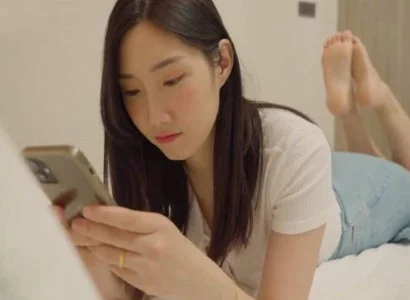 Chị ấy vụng trộm cùng anh nhân viên giao hàng