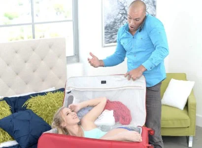 Người mở vali ẩn chứa điều thú vị